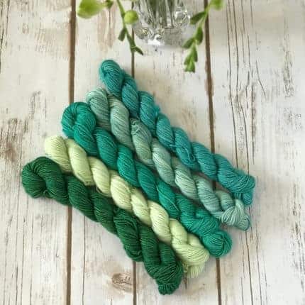 A green yarn gradient set.